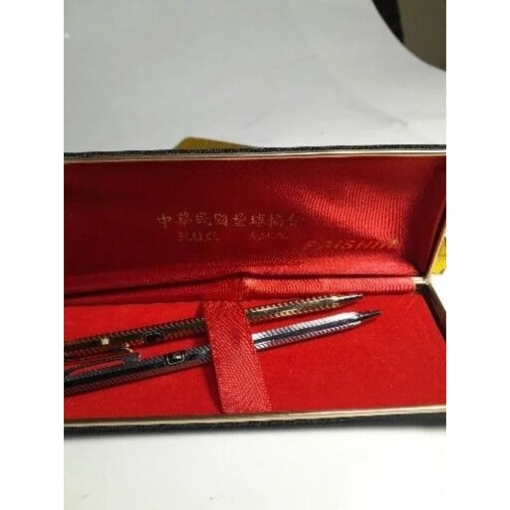 Vintage Pen Set, Republic Of China Amateur Softball Association, Gold/SilverTone